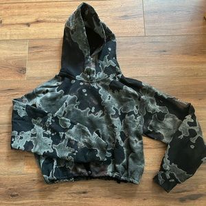 Cropped drawstring hoodie